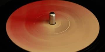 Vinyl's Resurgence: Analyzing the 15% Sales Increase in the US - Cover Image